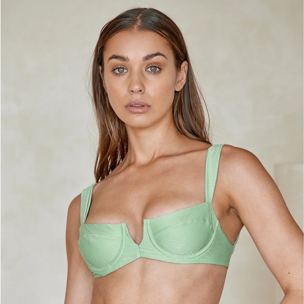 Monday Swimwear Clovelly Bikini Top - Pistachio Wave - Size ‘V’ (XL)